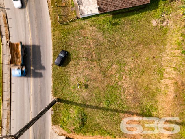 BELÍSSIMO TERRENO À VENDA NO BAIRRO ITINGA, EM JOINVILLE - ESTUDA PERMUTA
São 1.339m² de terreno com 28m² de frente e 42m² de lado. Terreno bem plano na frente, com um aclive suave no final do terreno, com aproximadamente uns 800m² de área plana. Pronto para obras!
Perfeito para você que deseja começar aquela construção dos sonhos.
Localizado no bairro mais ao Sul de Joinville, na divisa com Araquari, o Itinga convive com as vantagens, que é ter caminho para as praias de São Francisco do Sul e Balneário Barra do Sul. A região possui um comércio independente e vislumbra um crescimento ainda maior com a instalação da Universidade Federal de Santa Catarina (UFSC). Fica a cerca de 10 km de distância do Centro de Joinville.
Consulte um de nossos corretores e saiba mais sobre esse vantajoso e oportuno terreno.
Fale conosco:
Telefone: 47 3451-0636
WhatsApp: 47 99190-0636