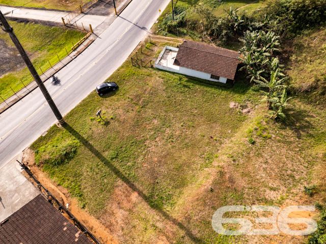 BELÍSSIMO TERRENO À VENDA NO BAIRRO ITINGA, EM JOINVILLE - ESTUDA PERMUTA
São 1.339m² de terreno com 28m² de frente e 42m² de lado. Terreno bem plano na frente, com um aclive suave no final do terreno, com aproximadamente uns 800m² de área plana. Pronto para obras!
Perfeito para você que deseja começar aquela construção dos sonhos.
Localizado no bairro mais ao Sul de Joinville, na divisa com Araquari, o Itinga convive com as vantagens, que é ter caminho para as praias de São Francisco do Sul e Balneário Barra do Sul. A região possui um comércio independente e vislumbra um crescimento ainda maior com a instalação da Universidade Federal de Santa Catarina (UFSC). Fica a cerca de 10 km de distância do Centro de Joinville.
Consulte um de nossos corretores e saiba mais sobre esse vantajoso e oportuno terreno.
Fale conosco:
Telefone: 47 3451-0636
WhatsApp: 47 99190-0636
