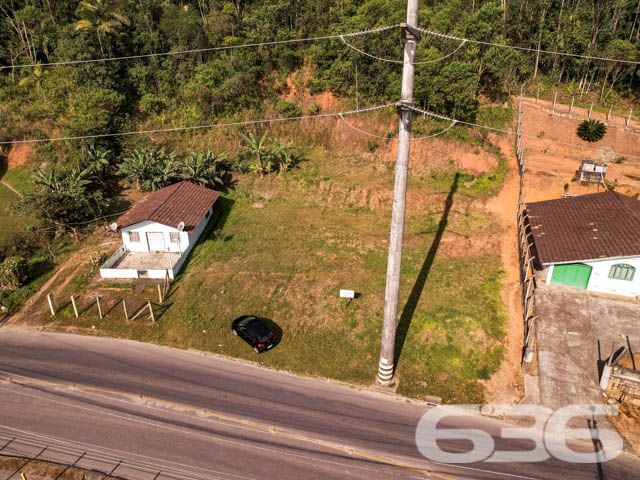 BELÍSSIMO TERRENO À VENDA NO BAIRRO ITINGA, EM JOINVILLE - ESTUDA PERMUTA
São 1.339m² de terreno com 28m² de frente e 42m² de lado. Terreno bem plano na frente, com um aclive suave no final do terreno, com aproximadamente uns 800m² de área plana. Pronto para obras!
Perfeito para você que deseja começar aquela construção dos sonhos.
Localizado no bairro mais ao Sul de Joinville, na divisa com Araquari, o Itinga convive com as vantagens, que é ter caminho para as praias de São Francisco do Sul e Balneário Barra do Sul. A região possui um comércio independente e vislumbra um crescimento ainda maior com a instalação da Universidade Federal de Santa Catarina (UFSC). Fica a cerca de 10 km de distância do Centro de Joinville.
Consulte um de nossos corretores e saiba mais sobre esse vantajoso e oportuno terreno.
Fale conosco:
Telefone: 47 3451-0636
WhatsApp: 47 99190-0636