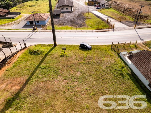 BELÍSSIMO TERRENO À VENDA NO BAIRRO ITINGA, EM JOINVILLE - ESTUDA PERMUTA
São 1.339m² de terreno com 28m² de frente e 42m² de lado. Terreno bem plano na frente, com um aclive suave no final do terreno, com aproximadamente uns 800m² de área plana. Pronto para obras!
Perfeito para você que deseja começar aquela construção dos sonhos.
Localizado no bairro mais ao Sul de Joinville, na divisa com Araquari, o Itinga convive com as vantagens, que é ter caminho para as praias de São Francisco do Sul e Balneário Barra do Sul. A região possui um comércio independente e vislumbra um crescimento ainda maior com a instalação da Universidade Federal de Santa Catarina (UFSC). Fica a cerca de 10 km de distância do Centro de Joinville.
Consulte um de nossos corretores e saiba mais sobre esse vantajoso e oportuno terreno.
Fale conosco:
Telefone: 47 3451-0636
WhatsApp: 47 99190-0636