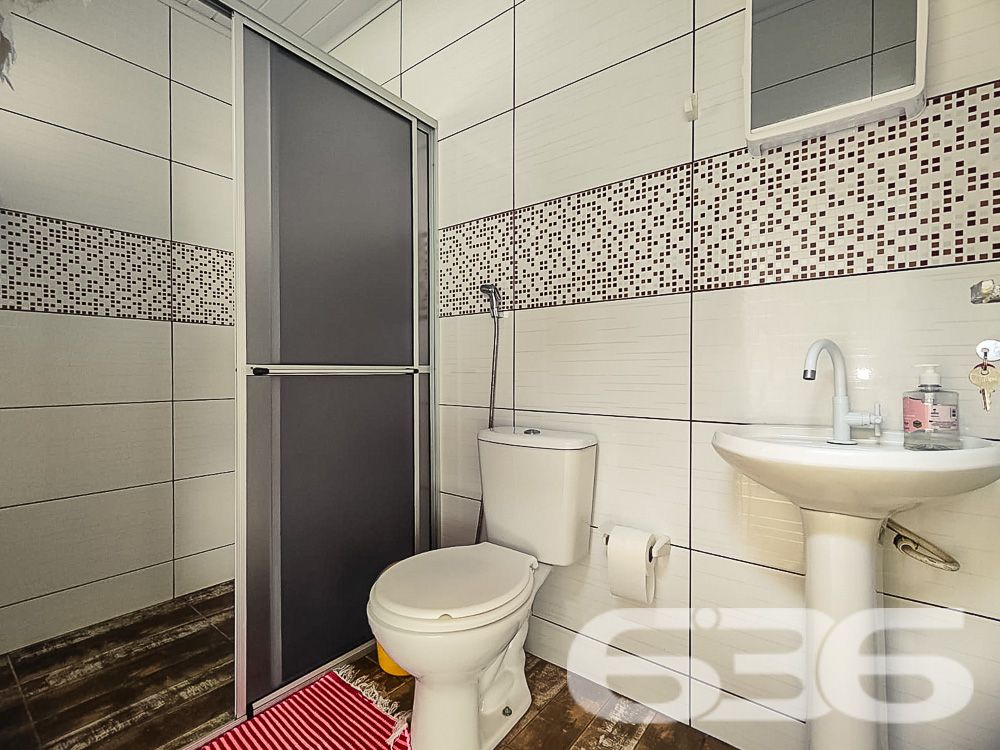 Descubra o conforto e a conveniência de viver no coração de Balneário Barra do Sul. Esta residência térrea, localizada na região central, oferece uma combinação perfeita de espaço, funcionalidade e localização estratégica. Com 95m² de área construída, o imóvel garante um ambiente ideal para sua família.
Composição do Imóvel:
Quartos: 2 dormitórios acolhedores.
Banheiros: 2, práticos e bem posicionados.
Garagem: Espaço coberto para 4 veículos.
Sala de Estar Espaçosa: Perfeita para relaxar e receber visitas.
Cozinha Conjugada com Copa e Sala: Um moderno layout aberto que maximiza o espaço e a interação.
Área de Festa com Churrasqueira: Ideal para confraternizações e momentos especiais com a família e amigos.
Área de Serviço Separada: Praticidade no dia a dia.
Viver em Balneário Barra do Sul: Conhecida por suas belas paisagens e qualidade de vida, Balneário Barra do Sul é o local ideal para quem busca tranquilidade sem abrir mão da conveniência urbana. Aproveite a proximidade com a natureza e a facilidade de acesso a todos os serviços necessários para o seu dia a dia.
Não perca a oportunidade de conhecer esse imóvel que pode ser o cenário de muitas histórias felizes. Entre em contato conosco hoje mesmo para agendar uma visita e venha descobrir tudo o que essa residência tem a oferecer!
636 NEGÓCIOS IMOBILIÁRIOS: A SUA MELHOR ESCOLHA
Com mais de 30 anos de experiência, a 636 Negócios Imobiliários é sua parceira ideal para encontrar o imóvel perfeito. Estamos prontos para ajudá-lo a fazer deste imóvel o seu novo lar.
Telefone: (47) 3451-0636
WhatsApp: (47) 99190-0636
Não perca esta oportunidade única. Visite nosso site para mais informações: i636.com.br