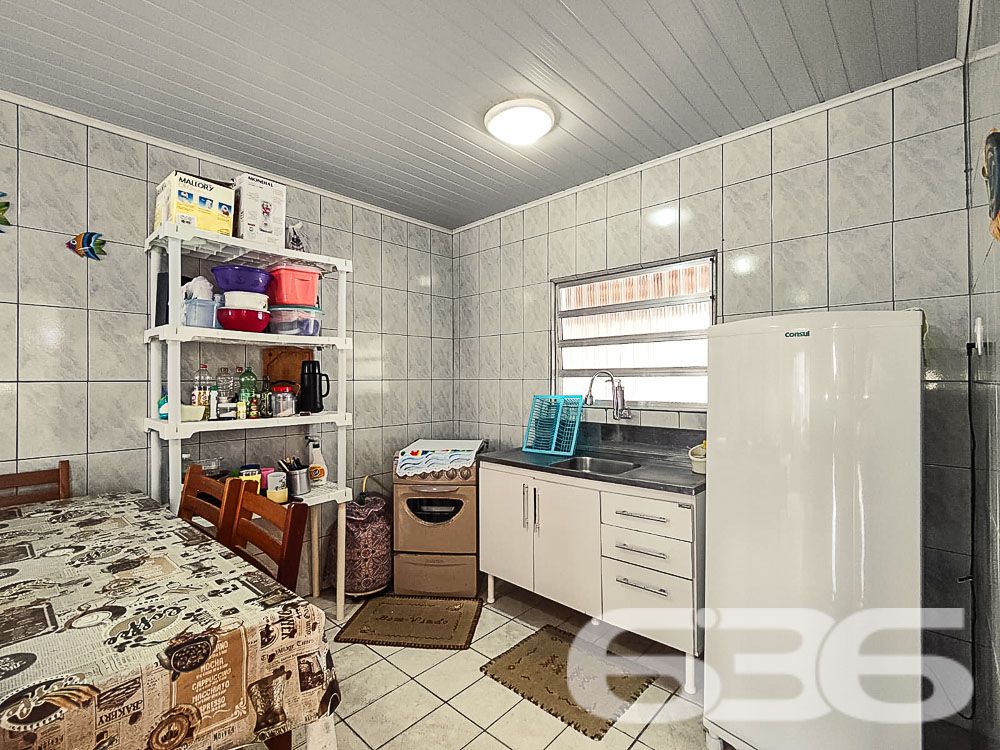 Descubra o conforto e a conveniência de viver no coração de Balneário Barra do Sul. Esta residência térrea, localizada na região central, oferece uma combinação perfeita de espaço, funcionalidade e localização estratégica. Com 95m² de área construída, o imóvel garante um ambiente ideal para sua família.
Composição do Imóvel:
Quartos: 2 dormitórios acolhedores.
Banheiros: 2, práticos e bem posicionados.
Garagem: Espaço coberto para 4 veículos.
Sala de Estar Espaçosa: Perfeita para relaxar e receber visitas.
Cozinha Conjugada com Copa e Sala: Um moderno layout aberto que maximiza o espaço e a interação.
Área de Festa com Churrasqueira: Ideal para confraternizações e momentos especiais com a família e amigos.
Área de Serviço Separada: Praticidade no dia a dia.
Viver em Balneário Barra do Sul: Conhecida por suas belas paisagens e qualidade de vida, Balneário Barra do Sul é o local ideal para quem busca tranquilidade sem abrir mão da conveniência urbana. Aproveite a proximidade com a natureza e a facilidade de acesso a todos os serviços necessários para o seu dia a dia.
Não perca a oportunidade de conhecer esse imóvel que pode ser o cenário de muitas histórias felizes. Entre em contato conosco hoje mesmo para agendar uma visita e venha descobrir tudo o que essa residência tem a oferecer!
636 NEGÓCIOS IMOBILIÁRIOS: A SUA MELHOR ESCOLHA
Com mais de 30 anos de experiência, a 636 Negócios Imobiliários é sua parceira ideal para encontrar o imóvel perfeito. Estamos prontos para ajudá-lo a fazer deste imóvel o seu novo lar.
Telefone: (47) 3451-0636
WhatsApp: (47) 99190-0636
Não perca esta oportunidade única. Visite nosso site para mais informações: i636.com.br