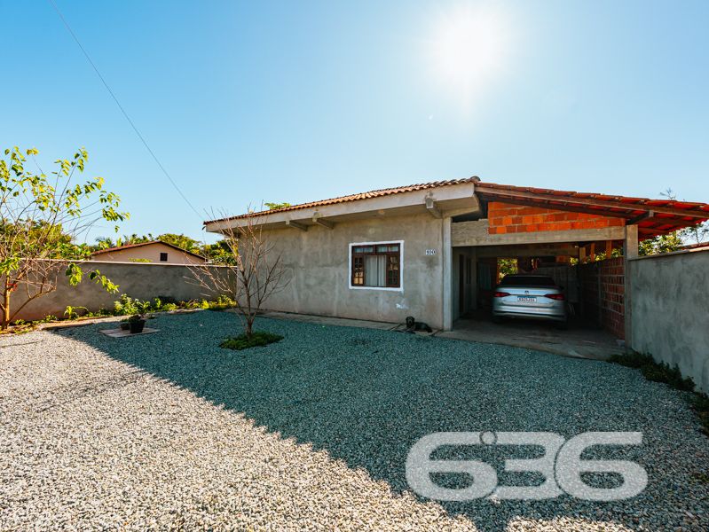 Ótima oportunidade em Balneário Barra do Sul/SC – Terreno amplo com residência térrea!
Para quem busca espaço, tranquilidade e um imóvel com ótimo potencial de melhorias, esta é uma oportunidade que vale conferir!
Localizada no bairro Pinheiros, esta residência térrea está posicionada em frente ao asfalto, oferecendo praticidade de acesso.
A casa conta com aproximadamente 110m² de área construída, dispostos de forma funcional em 4 dormitórios, 2 banheiros, sala de estar e cozinha.
A garagem coberta comporta um veículo, com mais três vagas descobertas no pátio interno. O imóvel encontra-se murado e já possui conexão com internet por fibra, o que traz praticidade para o dia a dia, inclusive para quem trabalha de casa.
Além disso, o imóvel está próximo a vias de acesso, transporte público e serviços essenciais, unindo o melhor da tranquilidade do litoral com a conveniência urbana.
Aceita propostas. Agende sua visita com a equipe da 636 Negócios Imobiliários, empresa com mais de 30 anos de credibilidade e atuação técnica no mercado. Aqui, cada negociação é conduzida com seriedade, comprometimento e o respaldo jurídico que só uma imobiliária referência pode oferecer.
636 NEGÓCIOS IMOBILIÁRIOS: A SUA MELHOR ESCOLHA
Com mais de 30 anos de experiência, a 636 Negócios Imobiliários é sua parceira ideal para encontrar o imóvel perfeito. Estamos prontos para ajudá-lo a fazer deste imóvel o seu novo lar.
Telefone: (47) 3451-0636
WhatsApp: (47) 99190-0636
Não perca esta oportunidade única. Visite nosso site para mais informações: i636.com.br
