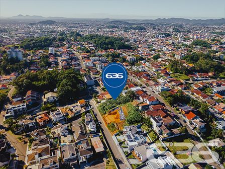 INVISTA NESTE LOTE COM 830m² NO BAIRRO ANITA GARIBALDI, EM JOINVILLE - ESTUDA PERMUTA.

Procura por um terreno espaçoso e com localização primorosa, perto do Centro de Joinville? Se sim, aqui está o que você desejava!

Este é um excelente lote, cuja extensão dispõe de 830m² e 21 metros de frente. Por sua localização magistral, o mesmo faz frente para uma rua tranquila e pavimentada, com diversas casas de alto padrão. Além disso, o terreno também fica à 3,5 km de distância do Centro de Joinville, bem como localiza-se próximo a transporte público, restaurantes, escolas, comércios em geral e muito mais.

Compre um terreno e, com sua criatividade, construa a casa dos seus sonhos! Ficou interessado? O que você está esperando!? Entre já em contato conosco!

Fale com seu corretor:
Telefone| 47 3451-0636
WhatsApp| 47 99190-0636

Imobiliária 636.