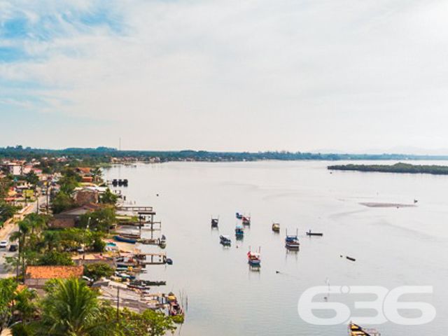 Terreno à Venda em Balneário Barra do Sul - Construa seu Refúgio Próximo à Natureza!

Localizado na pacata e charmosa Costeira, em Balneário Barra do Sul (SC), este terreno de 312,50 m² é o espaço ideal para quem deseja construir o seu refúgio cercado pela tranquilidade e beleza natural da região. Próximo à lagoa, este lote oferece a você a oportunidade única de investir em uma área que une a praticidade com a serenidade de uma localização privilegiada.

A face norte garante ótima incidência de luz solar ao longo do dia, valorizando ainda mais o conforto da futura construção.Sua localização estratégica perto da lagoa traz a tranquilidade e o contato direto com a natureza que muitas famílias buscam. Imagine-se em um ambiente rodeado por mata nativa, onde a privacidade e a serenidade se destacam.

Este terreno oferece versatilidade para projetos que valorizam a natureza ao redor e aproveitam a tranquilidade da região. Com fácil acesso a pontos essenciais e cercado por área verde, ele atende ao desejo de quem busca qualidade de vida e contato com o meio ambiente.

636 NEGÓCIOS IMOBILIÁRIOS: A SUA MELHOR ESCOLHA
Com mais de 30 anos de experiência, a 636 Negócios Imobiliários é sua parceira ideal para encontrar o imóvel perfeito. Estamos prontos para ajudá-lo a fazer deste imóvel o seu novo lar.
 
Telefone: (47) 3451-0636
WhatsApp: (47) 99190-0636
 
Não perca esta oportunidade única. Visite nosso site para mais informações: i636.com.br