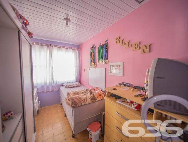 AMPLA RESIDÊNCIA EM ÓTIMA LOCALIZAÇÃO EM BBS
Que tal viver em uma localização privilegiada no coração de Balneário Barra do Sul? Esta casa usufrui não somente da proximidade da praia (500 de distância), mas também da lagoa (a somente 1 km da Boca da Barra) e de comércios e serviços que facilitam o seu dia a dia.
Ela conta com 377m² de terreno e 107m² de área construída. Destacando sua pintura suave e moderna que reluz cada extremidade da boa estrutura do local, proporcionando uma atmosfera agradável no ambiente.
O imóvel dispõe em sua composição de 3 dormitórios, cozinha, sala de estar, área de serviço e 2 banheiros. Terreno amplo e em boas condições, possibilitando você a fazer novas construções. Aos fundos contém uma charmosa e aconchegante edícula.
Dê um novo passo em direção à qualidade de vida! Compre já o seu imóvel na praia por um valor acessível!
Entre em contato conosco e agende sua visita!
Fale com um de nossos corretores:
Telefone | 47 3448-3636
WhatsApp | 47 99190-0636
Imobiliária 636.