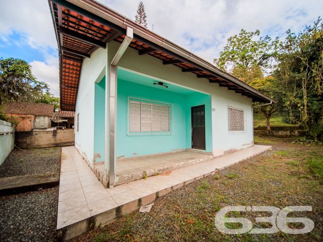 OPORTUNIDADE: TERRENO RESIDENCIAL/COMERCIAL NO BAIRRO SAGUAÇU, JOINVILLE - ESTUDA PERMUTA POR ÁREA CONSTRUIDA
Se você está em busca de um terreno estrategicamente localizado para investir na construção civil ou para iniciar seu empreendimento comercial ou empresarial, sua busca acabou! Este terreno é uma oportunidade única, situado em uma das melhores regiões de Joinville, no bairro Saguaçu.
Este excelente lote oferece acesso por duas ruas pavimentadas, o que aumenta sua versatilidade e possibilidades de uso. O terreno possui gabarito para a construção de um edifício com até 8 pavimentos, o que o torna ainda mais atrativo para investidores e construtores.
Além disso, a localização é privilegiada, estando próximo a escolas, restaurantes, empresas renomadas, lanchonetes, shopping centers, faculdades, praças, pontos de transporte público e diversos outros comércios e serviços. Seja qual for o seu projeto, este terreno oferece uma base sólida para o sucesso.
Não perca tempo e entre em contato conosco para agendar uma visita e conhecer pessoalmente este imóvel único.
Consulte um de nossos corretores e saiba mais:
Telefone | 47 3451-0636
WhatsApp | 47 99190-0636
Imobiliária 636.