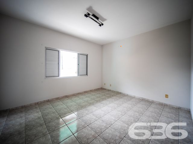 OPORTUNIDADE: TERRENO RESIDENCIAL/COMERCIAL NO BAIRRO SAGUAÇU, JOINVILLE - ESTUDA PERMUTA POR ÁREA CONSTRUIDA
Se você está em busca de um terreno estrategicamente localizado para investir na construção civil ou para iniciar seu empreendimento comercial ou empresarial, sua busca acabou! Este terreno é uma oportunidade única, situado em uma das melhores regiões de Joinville, no bairro Saguaçu.
Este excelente lote oferece acesso por duas ruas pavimentadas, o que aumenta sua versatilidade e possibilidades de uso. O terreno possui gabarito para a construção de um edifício com até 8 pavimentos, o que o torna ainda mais atrativo para investidores e construtores.
Além disso, a localização é privilegiada, estando próximo a escolas, restaurantes, empresas renomadas, lanchonetes, shopping centers, faculdades, praças, pontos de transporte público e diversos outros comércios e serviços. Seja qual for o seu projeto, este terreno oferece uma base sólida para o sucesso.
Não perca tempo e entre em contato conosco para agendar uma visita e conhecer pessoalmente este imóvel único.
Consulte um de nossos corretores e saiba mais:
Telefone | 47 3451-0636
WhatsApp | 47 99190-0636
Imobiliária 636.