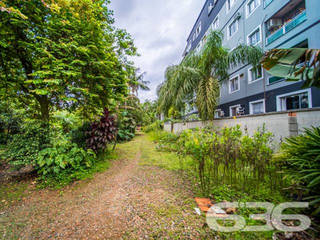 AMPLO TERRENO À VENDA NO BAIRRO SANTO ANTÔNIO - ESTUDA PERMUTA  

Este é um ótimo e imponente lote, cuja extensão dispõe de 675m². Por sua localização extremamente privilegiada, num dos melhores e mais nobres bairros de Joinville, o imóvel desfruta da proximidade de importantíssimas empresas, transporte público, escolas, comércios em geral e muito mais!

O lote é plano e possui 18 metros de frente, 12 metros nos fundos e 45 metros nas laterais.

Ficou interessado? O que você está esperando!? Entre já em contato conosco e agende sua visita para conhecer pessoalmente este imóvel!

Consulte um de nossos corretores e saiba mais:
Telefone| 47 3451-0636
WhatsApp| 47 99190-0636

Imobiliária 636.