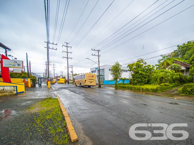 OPORTUNIDADE ÚNICA PARA INVESTIMENTO E COMÉRCIO ESTRATÉGICO - ESTUDA PERMUTA 

Você está diante de uma oportunidade excepcional, perfeita tanto para investidores que desejam construir condomínios verticais quanto para empreendedores que buscam uma localização estratégica para o seu comércio.

Essa oferta compreende dois terrenos, totalizando incríveis 1.393m² de área:
O primeiro terreno possui uma área de 600m², com uma frente de 17,50 metros para a Rua Dona Francisca.
O segundo terreno abrange 793m² e apresenta um formato triangular.

Devido à sua localização privilegiada, a apenas 3,5 km do Centro e situado em uma das principais ruas de Joinville, esse imóvel possui uma posição estratégica que oferece proximidade de todas as conveniências essenciais. Você terá fácil acesso a transporte público, escolas, faculdades, shoppings, restaurantes, lanchonetes, supermercados, comércios variados, agências bancárias e muito mais!

Não deixe passar essa oportunidade incrível! Entre em contato conosco agora mesmo e agende uma visita para conhecer pessoalmente esse imóvel estratégico e promissor.

Consulte um de nossos corretores para obter mais informações:
Telefone: 47 3451-0636
WhatsApp: 47 99190-0636