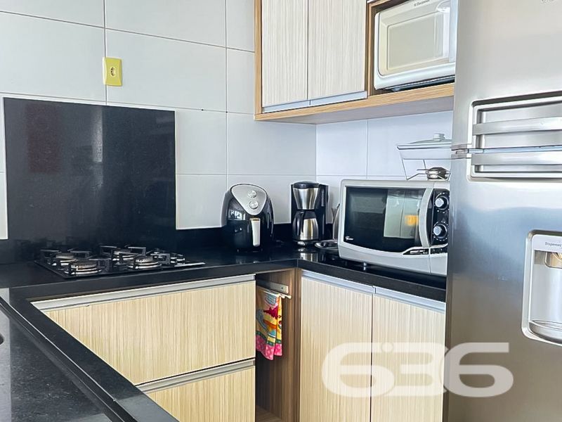 Seu novo lar em Balneário Barra do Sul espera por você!

Imagine viver a apenas 250 metros da charmosa Lagoa da Costeira, em uma casa térrea cercada pela tranquilidade, natureza e conforto. Apresentamos esta residência exclusiva, cuidadosamente planejada para quem valoriza espaço, funcionalidade e uma localização privilegiada.

Com 98m² de área construída sobre um terreno de 320m², esta casa oferece o equilíbrio ideal entre área interna bem distribuída e um quintal perfeito para aproveitar com a família. A fachada moderna com muro em vidro e o belo jardim dão as boas-vindas a um imóvel que transborda charme e praticidade.

Na área interna, os ambientes surpreendem pela amplitude: são 3 dormitórios, 2 banheiros, cozinha planejada com bancada passa-prato em granito, sala de estar aconchegante, área de serviço, despensa e espaço gourmet com churrasqueira. Todos os ambientes são integrados por um acabamento de alto padrão, com teto em gesso e iluminação bem distribuída.

A varanda coberta com fechamento em vidro é um convite aos bons momentos, seja para relaxar, receber amigos ou simplesmente apreciar o jardim ao som da brisa vinda da lagoa. A garagem acomoda confortavelmente até 4 veículos, sendo 1 vaga coberta e 3 descobertas.

Este é mais do que um imóvel – é a oportunidade de viver com mais qualidade de vida, segurança e praticidade, em uma das regiões mais desejadas de Balneário Barra do Sul.

Não perca essa chance! Agende agora mesmo sua visita com um corretor da 636 Negócios Imobiliários e venha se encantar com cada detalhe deste lar.
 
636 NEGÓCIOS IMOBILIÁRIOS: A SUA MELHOR ESCOLHA
Com mais de 30 anos de experiência, a 636 Negócios Imobiliários é sua parceira ideal para encontrar o imóvel perfeito. Estamos prontos para ajudá-lo a fazer deste imóvel o seu novo lar.
 
Telefone: (47) 3451-0636
WhatsApp: (47) 99190-0636
 
Não perca esta oportunidade única. Visite nosso site para mais informações: i636.com.br