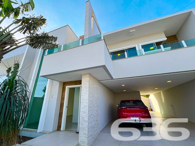 Descubra o encanto e o conforto em São Francisco do Sul, Enseada. Apresentamos uma residência que define a sofisticação contemporânea. Localizado a apenas 25 metros da prainha, este imóvel promete um estilo de vida de praia sem igual, permitindo fácil acesso a outras praias locais.
No coração de Enseada, esta casa exibe um design sofisticado e acabamentos de alta qualidade, incluindo pisos de porcelanato que iluminam todos os ambientes com sua claridade e rebaixamento em gesso que acrescenta um toque elegante ao espaço. As instalações incluem aquecimento a gás em todas as torneiras e chuveiros, proporcionando conforto em qualquer estação do ano.
A residência se destaca não apenas por sua estética, mas também por sua funcionalidade. No piso térreo, desfrute de uma generosa área de estar que se conecta harmoniosamente à cozinha gourmet, que está diretamente integrada à área de churrasqueira, ideal para receber amigos e família. Além disso, possui uma sala de jantar espaçosa, área de serviço completa e garagem com capacidade para quatro veículos.
O primeiro piso é igualmente impressionante, hospedando uma suíte master, mais três dormitórios aconchegantes, todos equipados com ar condicionado, e três banheiros. As sacadas oferecem uma vista encantadora do bairro e arredores, promovendo um ambiente tranquilo e acolhedor.
Para quem procura mais do que apenas uma casa, esta propriedade oferece uma área de festas com churrasqueira e fogão a lenha, além de um home office totalmente adaptado para as necessidades dos tempos modernos. A casa também é murada, garantindo segurança e privacidade.
Aceitamos propostas de troca por imóveis. Aproveite esta oportunidade única para adquirir não apenas uma casa, mas um lar em um dos locais mais cobiçados do litoral catarinense. Visite e encante-se!
636 NEGÓCIOS IMOBILIÁRIOS: A SUA MELHOR ESCOLHA
Com mais de 30 anos de experiência, a 636 Negócios Imobiliários é sua parceira ideal para encontrar o imóvel perfeito. Estamos prontos para ajudá-lo a fazer deste imóvel o seu novo lar.
Telefone: (47) 3451-0636
WhatsApp: (47) 99190-0636
Não perca esta oportunidade única. Visite nosso site para mais informações: i636.com.br