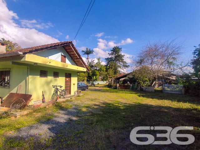 OPORTUNIDADE IMPERDÍVEL PARA INVESTIMENTO E FUTURO - ESTUDA PERMUTA
Imagine possibilidades ilimitadas em um terreno de 1.834m², com 24 metros de frente e localizado no promissor bairro Itaum, em Joinville. Este não é apenas um terreno - é um convite para realizar seus sonhos!
Neste espaço estratégico, você encontrará não apenas terra, mas um mundo de possibilidades. O verdadeiro tesouro está no terreno, aguardando sua visão e criatividade para se transformar em um empreendimento incrível.
Situado perto de conveniências essenciais, como o Hiper Condor, Posto Ipiranga Mônaco e Hotel Graciosa, você estará no epicentro da comodidade. O fácil acesso às principais vias da cidade é uma vantagem adicional.
Está pronto para investir em seu futuro? Este terreno não é apenas uma transação, mas uma jornada para oportunidades sem limites. Agende uma visita agora mesmo e comece a moldar o amanhã!
Fale conosco e saiba mais:
Telefone: (47) 3451-0636
WhatsApp: (47) 99190-0636
Imobiliária 636.