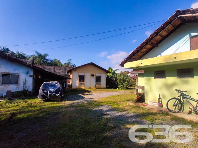 OPORTUNIDADE IMPERDÍVEL PARA INVESTIMENTO E FUTURO - ESTUDA PERMUTA
Imagine possibilidades ilimitadas em um terreno de 1.834m², com 24 metros de frente e localizado no promissor bairro Itaum, em Joinville. Este não é apenas um terreno - é um convite para realizar seus sonhos!
Neste espaço estratégico, você encontrará não apenas terra, mas um mundo de possibilidades. O verdadeiro tesouro está no terreno, aguardando sua visão e criatividade para se transformar em um empreendimento incrível.
Situado perto de conveniências essenciais, como o Hiper Condor, Posto Ipiranga Mônaco e Hotel Graciosa, você estará no epicentro da comodidade. O fácil acesso às principais vias da cidade é uma vantagem adicional.
Está pronto para investir em seu futuro? Este terreno não é apenas uma transação, mas uma jornada para oportunidades sem limites. Agende uma visita agora mesmo e comece a moldar o amanhã!
Fale conosco e saiba mais:
Telefone: (47) 3451-0636
WhatsApp: (47) 99190-0636
Imobiliária 636.