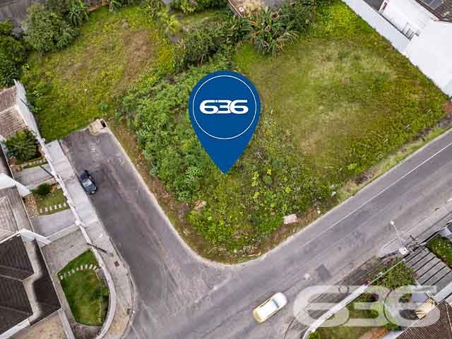 VENDE-SE TERRENO, NO BAIRRO FLORESTA, EM JOINVILLE
São 554m² de terreno amplo, sendo 11m² de frente. Local em boas condições e ótima localização, pronto para obras. Excelente para você que procura por um cantinho para começar aquela construção tão sonhada!
Situado em uma rua pavimentada no bairro Floresta, zona sul de Joinville, ótimo para você que procura por um espaço comercial e com excelentes infraestruturas para começar aquele negócio.
O terreno fica próximo de estabelecimentos e comércios de suma importância diária, com fácil acesso as principais vias da região, há cerca de 20 minutos do centro da cidade.
Uma ótima oportunidade de você adquirir esse vantajoso espaço na maior cidade de Santa Catarina.
Esperamos por você!!!
Fale conosco:
IMOBILIÁRIA 636.
Telefone: (47) 3451-0636
WhatsApp: (47) 99190-0636