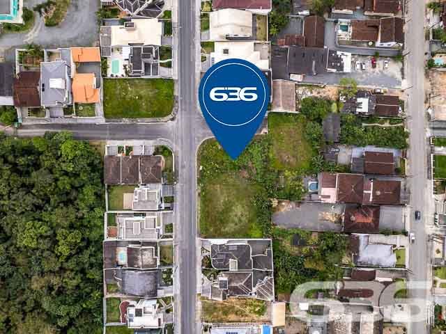 VENDE-SE TERRENO, NO BAIRRO FLORESTA, EM JOINVILLE
São 554m² de terreno amplo, sendo 11m² de frente. Local em boas condições e ótima localização, pronto para obras. Excelente para você que procura por um cantinho para começar aquela construção tão sonhada!
Situado em uma rua pavimentada no bairro Floresta, zona sul de Joinville, ótimo para você que procura por um espaço comercial e com excelentes infraestruturas para começar aquele negócio.
O terreno fica próximo de estabelecimentos e comércios de suma importância diária, com fácil acesso as principais vias da região, há cerca de 20 minutos do centro da cidade.
Uma ótima oportunidade de você adquirir esse vantajoso espaço na maior cidade de Santa Catarina.
Esperamos por você!!!
Fale conosco:
IMOBILIÁRIA 636.
Telefone: (47) 3451-0636
WhatsApp: (47) 99190-0636