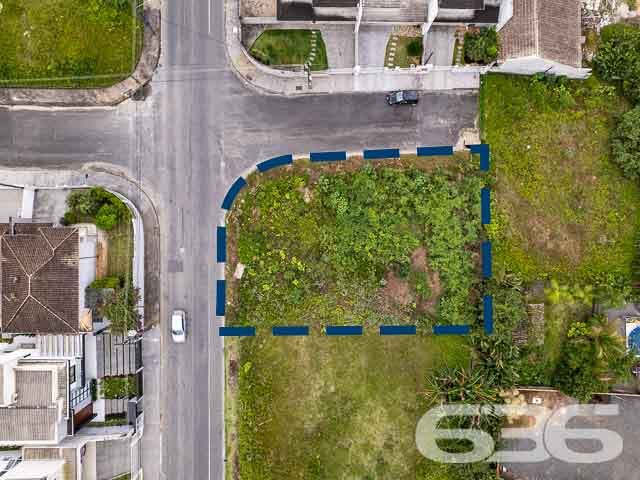 VENDE-SE TERRENO, NO BAIRRO FLORESTA, EM JOINVILLE
São 554m² de terreno amplo, sendo 11m² de frente. Local em boas condições e ótima localização, pronto para obras. Excelente para você que procura por um cantinho para começar aquela construção tão sonhada!
Situado em uma rua pavimentada no bairro Floresta, zona sul de Joinville, ótimo para você que procura por um espaço comercial e com excelentes infraestruturas para começar aquele negócio.
O terreno fica próximo de estabelecimentos e comércios de suma importância diária, com fácil acesso as principais vias da região, há cerca de 20 minutos do centro da cidade.
Uma ótima oportunidade de você adquirir esse vantajoso espaço na maior cidade de Santa Catarina.
Esperamos por você!!!
Fale conosco:
IMOBILIÁRIA 636.
Telefone: (47) 3451-0636
WhatsApp: (47) 99190-0636