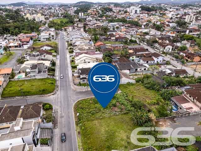 VENDE-SE TERRENO, NO BAIRRO FLORESTA, EM JOINVILLE
São 554m² de terreno amplo, sendo 11m² de frente. Local em boas condições e ótima localização, pronto para obras. Excelente para você que procura por um cantinho para começar aquela construção tão sonhada!
Situado em uma rua pavimentada no bairro Floresta, zona sul de Joinville, ótimo para você que procura por um espaço comercial e com excelentes infraestruturas para começar aquele negócio.
O terreno fica próximo de estabelecimentos e comércios de suma importância diária, com fácil acesso as principais vias da região, há cerca de 20 minutos do centro da cidade.
Uma ótima oportunidade de você adquirir esse vantajoso espaço na maior cidade de Santa Catarina.
Esperamos por você!!!
Fale conosco:
IMOBILIÁRIA 636.
Telefone: (47) 3451-0636
WhatsApp: (47) 99190-0636