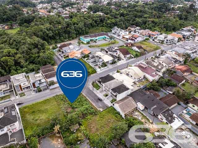 VENDE-SE TERRENO, NO BAIRRO FLORESTA, EM JOINVILLE
São 554m² de terreno amplo, sendo 11m² de frente. Local em boas condições e ótima localização, pronto para obras. Excelente para você que procura por um cantinho para começar aquela construção tão sonhada!
Situado em uma rua pavimentada no bairro Floresta, zona sul de Joinville, ótimo para você que procura por um espaço comercial e com excelentes infraestruturas para começar aquele negócio.
O terreno fica próximo de estabelecimentos e comércios de suma importância diária, com fácil acesso as principais vias da região, há cerca de 20 minutos do centro da cidade.
Uma ótima oportunidade de você adquirir esse vantajoso espaço na maior cidade de Santa Catarina.
Esperamos por você!!!
Fale conosco:
IMOBILIÁRIA 636.
Telefone: (47) 3451-0636
WhatsApp: (47) 99190-0636