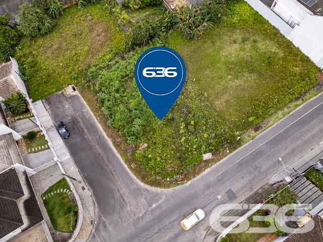 VENDE-SE TERRENO, NO BAIRRO FLORESTA, EM JOINVILLE
São 554m² de terreno amplo, sendo 11m² de frente. Local em boas condições e ótima localização, pronto para obras. Excelente para você que procura por um cantinho para começar aquela construção tão sonhada!
Situado em uma rua pavimentada no bairro Floresta, zona sul de Joinville, ótimo para você que procura por um espaço comercial e com excelentes infraestruturas para começar aquele negócio.
O terreno fica próximo de estabelecimentos e comércios de suma importância diária, com fácil acesso as principais vias da região, há cerca de 20 minutos do centro da cidade.
Uma ótima oportunidade de você adquirir esse vantajoso espaço na maior cidade de Santa Catarina.
Esperamos por você!!!
Fale conosco:
IMOBILIÁRIA 636.
Telefone: (47) 3451-0636
WhatsApp: (47) 99190-0636