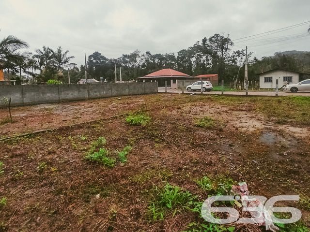 TERRENO PERFEITO PARA INVESTIDORES EM UBATUBA, SÃO FRANCISCO DO SUL
Este terreno excepcional, com 360m² de área total, oferece 18 metros de frente e 20 metros de lateral, apresentando-se como um lote plano e limpo. É a tela em branco perfeita para construir seus sonhos, seja para residências geminadas ou para um investimento inteligente.
Potencial Ilimitado para Construção
Imagine as possibilidades neste terreno: desde a construção de casas geminadas, ideais para famílias que buscam conforto e praticidade, até projetos de investimento com alto retorno. A natureza plana e limpa do lote facilita o início de qualquer construção.
Uma Localização Estratégica em Ubatuba
Situado no bairro Ubatuba, em São Francisco do Sul, este terreno está em uma localização privilegiada. A área é conhecida por sua tranquilidade e beleza, oferecendo um estilo de vida desejável para futuros moradores ou inquilinos.
636 Negócios Imobiliários: Seu Parceiro de Confiança
Com mais de 30 anos de experiência no mercado imobiliário, a 636 Negócios Imobiliários é especialista em transformar oportunidades em realidades concretas.
Para mais informações sobre este terreno em Ubatuba, São Francisco do Sul, entre em contato conosco pelo telefone (47) 3451-0636 ou WhatsApp (47) 99190-0636. Estamos prontos para ajudá-lo a realizar seu projeto de investimento!