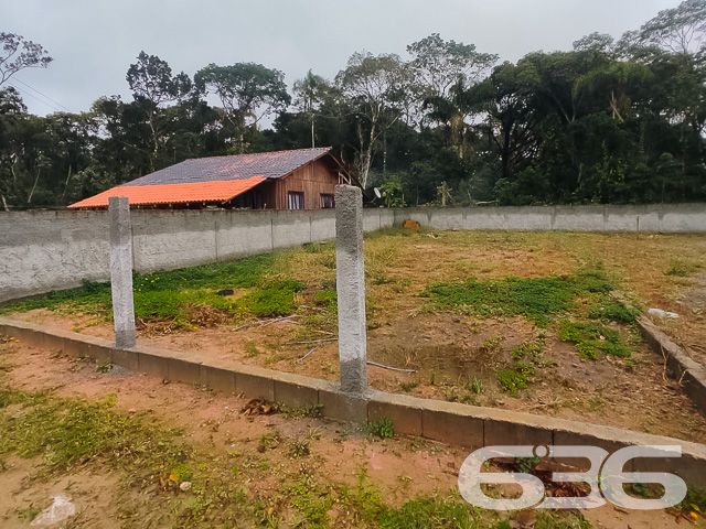 TERRENO PERFEITO PARA INVESTIDORES EM UBATUBA, SÃO FRANCISCO DO SUL
Este terreno excepcional, com 360m² de área total, oferece 18 metros de frente e 20 metros de lateral, apresentando-se como um lote plano e limpo. É a tela em branco perfeita para construir seus sonhos, seja para residências geminadas ou para um investimento inteligente.
Potencial Ilimitado para Construção
Imagine as possibilidades neste terreno: desde a construção de casas geminadas, ideais para famílias que buscam conforto e praticidade, até projetos de investimento com alto retorno. A natureza plana e limpa do lote facilita o início de qualquer construção.
Uma Localização Estratégica em Ubatuba
Situado no bairro Ubatuba, em São Francisco do Sul, este terreno está em uma localização privilegiada. A área é conhecida por sua tranquilidade e beleza, oferecendo um estilo de vida desejável para futuros moradores ou inquilinos.
636 Negócios Imobiliários: Seu Parceiro de Confiança
Com mais de 30 anos de experiência no mercado imobiliário, a 636 Negócios Imobiliários é especialista em transformar oportunidades em realidades concretas.
Para mais informações sobre este terreno em Ubatuba, São Francisco do Sul, entre em contato conosco pelo telefone (47) 3451-0636 ou WhatsApp (47) 99190-0636. Estamos prontos para ajudá-lo a realizar seu projeto de investimento!