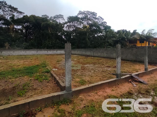 TERRENO PERFEITO PARA INVESTIDORES EM UBATUBA, SÃO FRANCISCO DO SUL
Este terreno excepcional, com 360m² de área total, oferece 18 metros de frente e 20 metros de lateral, apresentando-se como um lote plano e limpo. É a tela em branco perfeita para construir seus sonhos, seja para residências geminadas ou para um investimento inteligente.
Potencial Ilimitado para Construção
Imagine as possibilidades neste terreno: desde a construção de casas geminadas, ideais para famílias que buscam conforto e praticidade, até projetos de investimento com alto retorno. A natureza plana e limpa do lote facilita o início de qualquer construção.
Uma Localização Estratégica em Ubatuba
Situado no bairro Ubatuba, em São Francisco do Sul, este terreno está em uma localização privilegiada. A área é conhecida por sua tranquilidade e beleza, oferecendo um estilo de vida desejável para futuros moradores ou inquilinos.
636 Negócios Imobiliários: Seu Parceiro de Confiança
Com mais de 30 anos de experiência no mercado imobiliário, a 636 Negócios Imobiliários é especialista em transformar oportunidades em realidades concretas.
Para mais informações sobre este terreno em Ubatuba, São Francisco do Sul, entre em contato conosco pelo telefone (47) 3451-0636 ou WhatsApp (47) 99190-0636. Estamos prontos para ajudá-lo a realizar seu projeto de investimento!