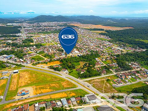 TERRENO DE ESQUINA DISPONÍVEL PARA VENDA NO BAIRRO ITINGA, ARAQUARI

Apresentamos este espaçoso terreno de esquina, abrangendo uma área total de 417,28m², com uma abertura de 20,42 metros. Este terreno é uma excelente opção tanto para construtores quanto para projetos residenciais multifamiliares.

Sua localização é estratégica, situando-se no bairro Itinga, em Araquari. Esta área é próxima a supermercados, restaurantes, um parque aquático, transporte público, estabelecimentos comerciais variados e uma série de outros serviços disponíveis na região.

Não perca essa grande oportunidade! Fale com um de nossos corretores agora mesmo e saiba mais sobre esse excelente lote.

Tire seus planos do papel e conte com a 636 para realizá-los.

Telefone: (47) 3451-0636
WhatsApp: (47) 99190-0636

Imobiliária 636.