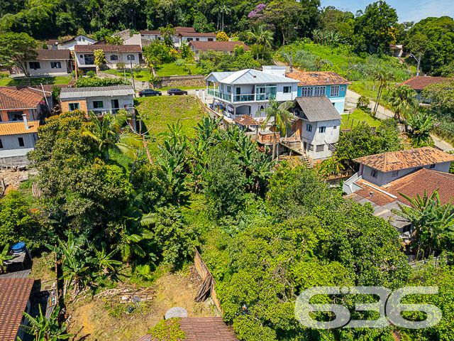 VENDE-SE TERRENO NO BAIRRO NOVA BRASÍLIA
Essa é uma oportunidade única para adquirir um terreno com localização privilegiada no bairro Nova Brasília em Joinville. Com 390m² de área total, este terreno é plano e regular, perfeito para construção de uma casa ou ponto comercial.
Com 13 metros de abertura por 30 metros em ambos os lados, o terreno permite uma ampla variedade de projetos de construção, garantindo a possibilidade de construir uma casa espaçosa e confortável, com espaço suficiente para jardim ou área de lazer.
O bairro Nova Brasília é conhecido por ser uma região tranquila e residencial, com fácil acesso a comércios, escolas, hospitais e transporte público. A proximidade com o centro da cidade é outro fator que valoriza a região.
Não perca a chance de adquirir um terreno com excelente localização e investir no seu futuro. Agende já uma visita e confira de perto todas as vantagens deste terreno!
Fale conosco e saiba mais:
Telefone: (47) 3451-0636
WhatsApp: (47) 99190-0636
Imobiliária 636.
