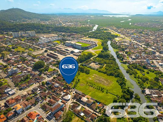AMPLO TERRENO NO BAIRRO BUCAREIN - ESTUDA PERMUTA 

Você está procurando por um terreno amplo, bem localizado e pronto para construir? Então não perca esta oportunidade de adquirir este terreno incrível no bairro Bucarein em Joinville!

Com uma área total de 643,40m², este terreno possui um formato de trapézio, o que permite uma variedade de projetos de construção. Além disso, ele está situado em uma região privilegiada da cidade, a poucos passos da Arena Joinville e próximo de diversas escolas, CEIs, mercados, padarias e outros serviços essenciais.

O terreno é plano e está pronto para receber sua construção, seja ela residencial ou comercial. Aqui, você terá a liberdade de criar o projeto que sempre sonhou, em uma localização de destaque na cidade.

Não deixe passar esta chance de adquirir um terreno com uma localização tão privilegiada em Joinville. Aproveite para realizar seus projetos e transformar este terreno em um empreendimento único e especial.

Venha conhecer o terreno pessoalmente e descubra todas as possibilidades que ele oferece!


Fale conosco e saiba mais:
Telefone: (47) 3451-0636
WhatsApp: (47) 99190-0636

Imobiliária 636. 