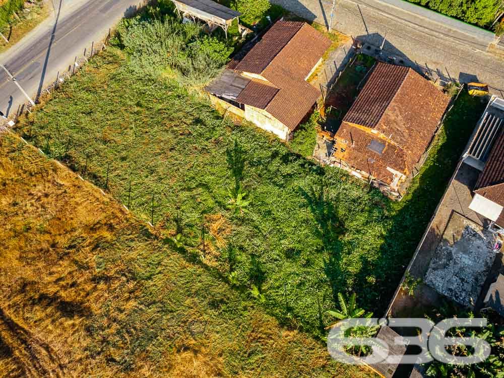 AMPLO TERRENO À VENDA NO BAIRRO NOVA BRASÍLIA
Atenção, investidores e empreendedores! Apresentamos um terreno excepcional no bairro Nova Brasília, em Joinville. Essa é a oportunidade que você estava esperando para colocar em prática seu projeto dos sonhos. Com uma área total de 1065,12m², esse terreno é simplesmente amplo e perfeito para construir o que você desejar.
Com 19 metros de frente e 53 metros em ambos os lados, esse lote possui uma dimensão privilegiada que permite diversas possibilidades de construção. Sua topografia plana e regular facilita o desenvolvimento de projetos arquitetônicos, tornando o processo mais ágil e econômico.
Localizado em uma rua pavimentada, ele oferece comodidade e acessibilidade. Você estará próximo a escolas, mercados, lojas comerciais e uma variedade de serviços, facilitando a vida diária e garantindo conveniência aos futuros moradores ou usuários do empreendimento.
Além disso, a proximidade com a BR-101 é uma vantagem estratégica para qualquer tipo de negócio, proporcionando um acesso rápido e fácil para diferentes regiões da cidade e até mesmo para outras localidades.
Essa é a sua chance de investir em um terreno com enorme potencial de valorização e aproveitar a oportunidade de criar algo verdadeiramente especial. Seja para construir um empreendimento comercial, uma residência de alto padrão ou até mesmo um projeto personalizado, as possibilidades são infinitas.
Não perca mais tempo e agarre essa oportunidade única. Agende uma visita ao terreno e comece a planejar seu futuro agora mesmo.
Lembre-se, terrenos como esse são raros e muito disputados. Aproveite essa chance de fazer parte do desenvolvimento e crescimento dessa região promissora. O sucesso está ao seu alcance.
Fale conosco e saiba mais:
Telefone: (47) 3451-0636
WhatsApp: (47) 99190-0636
Imobiliária 636.