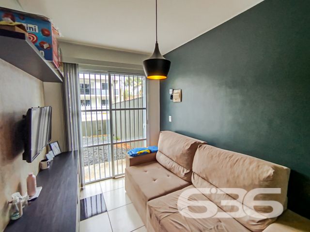 Descubra o privilégio de residir em uma casa meticulosamente planejada para proporcionar conforto, lazer e segurança em um dos bairros mais cobiçados de Balneário Barra do Sul, SC. Apresentamos este elegante sobrado, uma verdadeira joia arquitetônica localizada no tranquilo bairro Costeira. Este imóvel está distribuído em uma área construída de 115m², com 90m², garantindo a excelência e a conformidade de sua edificação.

Esta residência é composta por garagem coberta e descoberta, facilitando o acesso e oferecendo opções de estacionamento. Com dois dormitórios, incluindo uma suíte ampla, proporciona o conforto necessário para a sua família. Os ambientes são climatizados e incluem móveis planejados de alta qualidade, que permanecerão no imóvel, garantindo praticidade e beleza.

A área social é um convite ao aconchego, com uma sala de estar espaçosa que se estende até uma cozinha moderna e funcional. A cozinha, equipada com móveis sob medida. Adjacente a ela, uma varanda com redes oferece um espaço tranquilo para relaxar e desfrutar da brisa.

Para os amantes de entretenimento e lazer, o imóvel dispõe de uma área de festas com churrasqueira e uma cozinha gourmet integrada, ideal para receber amigos e familiares. Além disso, uma piscina privativa complementa o espaço externo, perfeito para desfrutar dos dias de sol.

A localização é estrategicamente planejada, com acesso fácil a vias principais, transporte público e serviços essenciais como escolas e centros comerciais, garantindo toda a comodidade necessária para o dia a dia.

Convidamos você a conhecer este espetacular sobrado em Balneário Barra do Sul. Ideal para quem busca uma vida com qualidade, segurança e muito estilo. Agende uma visita e sinta o potencial deste magnífico lar, pronto para criar novas histórias.
 
636 NEGÓCIOS IMOBILIÁRIOS: A SUA MELHOR ESCOLHA
Com mais de 30 anos de experiência, a 636 Negócios Imobiliários é sua parceira ideal para encontrar o imóvel perfeito. Estamos prontos para ajudá-lo a fazer deste imóvel o seu novo lar.
 
Telefone: (47) 3451-0636
WhatsApp: (47) 99190-0636
 
Não perca esta oportunidade única. Visite nosso site para mais informações: i636.com.br