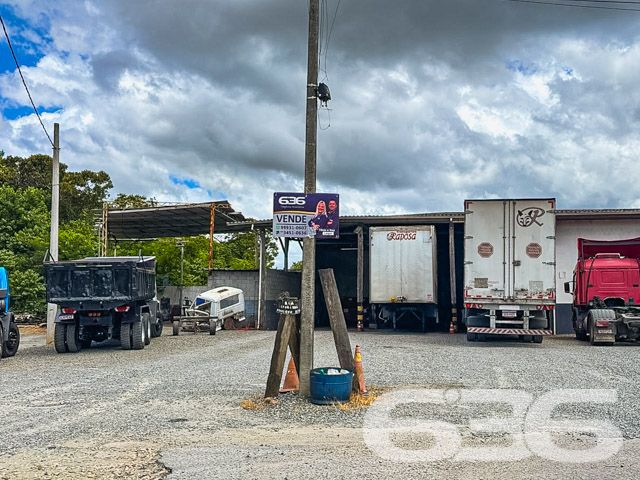 Oportunidade única em Joinville, SC! Terreno plano em esquina, ideal para empreendimentos comerciais e residenciais
Descubra o local perfeito para seu próximo empreendimento em Joinville, no bairro Costa e Silva. A 636 Negócios Imobiliários tem o orgulho de apresentar este amplo terreno de 1.301,95 m², situado em uma esquina privilegiada com acesso fácil e direto através de ruas pavimentadas.
Características do Imóvel:
Este terreno, com sua localização estratégica no coração de Joinville, é um palco aberto para uma variedade de projetos. Seja para construir um complexo residencial moderno ou um centro comercial vibrante, este terreno oferece o espaço e a versatilidade necessários para realizar sua visão.
O bairro Costa e Silva é conhecido por sua atmosfera acolhedora e infraestrutura completa, incluindo escolas, supermercados, bancos e acesso rápido aos principais pontos da cidade, fazendo deste terreno um ponto extremamente atraente para desenvolvedores e investidores.
Vantagens de Investir Aqui:
Localização de Alto Valor: Próximo ao centro e rodeado por uma infraestrutura completa.
Flexibilidade: Ideal para múltiplos usos, desde residenciais até comerciais.
Pronto para Construir: Terreno plano e regular, facilitando o início rápido da construção.
A 636 Negócios Imobiliários é reconhecida por seu compromisso com a excelência e um histórico de mais de 30 anos de sucesso no mercado imobiliário. Estamos aqui para garantir que seu investimento seja seguro e rentável, com toda a assistência técnico-jurídica de nossa equipe especializada.
Invista no futuro, comece aqui!
Entre em contato conosco hoje mesmo para mais informações e descubra como esse terreno pode ser o alicerce para seus projetos mais ambiciosos.
636 NEGÓCIOS IMOBILIÁRIOS: A SUA MELHOR ESCOLHA
Com mais de 30 anos de experiência, a 636 Negócios Imobiliários é sua parceira ideal para encontrar o imóvel perfeito. Estamos prontos para ajudá-lo a fazer deste imóvel o seu novo lar.
Telefone: (47) 3451-0636
WhatsApp: (47) 99190-0636
Não perca esta oportunidade única. Visite nosso site para mais informações: i636.com.br