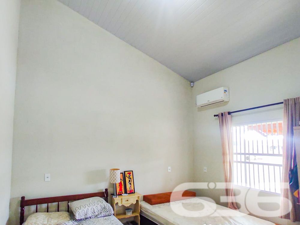 CASA DE PRAIA COM PISCINA NO ERVINO!
Imagine viver a menos de 800 metros da praia, em uma casa aconchegante com piscina e um terreno espaçoso de 490m². Localizada no bairro Ervino em São Francisco do Sul, esta propriedade oferece uma área construída de 60,30m², perfeita para quem busca conforto e lazer em um só lugar.
DETALHES QUE FAZEM A DIFERENÇA:
A casa é composta por um dormitório aconchegante e um banheiro funcional. A sala de estar e jantar são conjugadas com a cozinha, criando um ambiente integrado e acolhedor. Mas o verdadeiro destaque é a área externa: um terreno amplo com piscina e 5 vagas de garagem descobertas, ideal para receber amigos e família.
VIVA A EXPERIÊNCIA DO LITORAL CATARINENSE:
O bairro Ervino é conhecido por suas belas praias e ambiente tranquilo. A propriedade está localizada a menos de 800 metros da praia, permitindo que você desfrute do melhor do litoral catarinense sempre que desejar.
ESCOLHA A 636 NEGÓCIOS IMOBILIÁRIOS:
Com mais de 30 anos de experiência, a 636 Negócios Imobiliários é a escolha certa para quem busca excelência e confiabilidade. Entre em contato conosco para mais informações e realize o sonho da casa própria.
Telefone: (47) 3448-3636
WhatsApp: (47) 99190-0636
