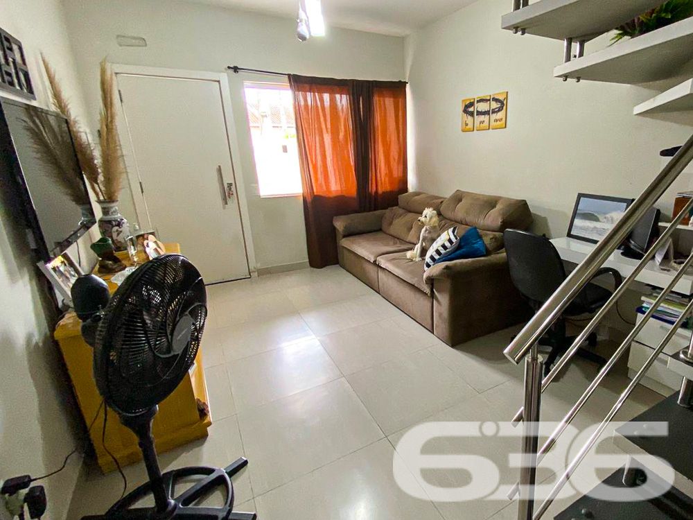 LINDO SOBRADO COM 2 SUÍTES EM CAMBORIÚ!
Apresentamos uma casa estilo sobrado com 73,81m² de área construída, localizada no bairro São Francisco de Assis em Camboriú, um dos bairros mais valorizados da região. Esta casa é perfeita para você que busca conforto e comodidade, com 2 suítes, 2 vagas de garagem descobertas e uma localização privilegiada a apenas 3km da praia e muito próximo de Balneário Camboriú.
COMODIDADE E ESTILO EM CADA CÔMODO:
Esta casa oferece 2 suítes espaçosas, uma delas com ar-condicionado split, garantindo seu conforto em todas as estações. A sala de estar e jantar é perfeita para receber amigos e familiares, enquanto a cozinha e a lavanderia são práticas e funcionais. O piso é de porcelanato e o corrimão é de inox, adicionando um toque de elegância ao imóvel.
LOCALIZAÇÃO ESTRATÉGICA:
Situada no bairro São Francisco de Assis, a casa está em uma rua que oferece tudo o que você precisa: escola, supermercado e farmácia. Além disso, você estará a apenas 3km da praia e muito próximo de Balneário Camboriú, permitindo que você desfrute do melhor do litoral catarinense.
ESCOLHA A 636 NEGÓCIOS IMOBILIÁRIOS:
Com mais de 30 anos de experiência, a 636 Negócios Imobiliários é sua melhor escolha para um negócio seguro e vantajoso. Para mais informações, entre em contato conosco.
Telefone: (47) 3451-0636
WhatsApp: (47) 99190-0636