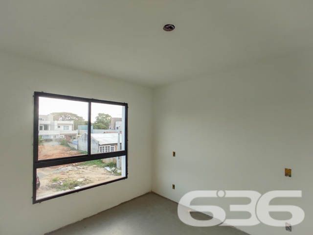 SOBRADO COM SUÍTE + 2 DORMITÓRIOS EM UBATUBA
Apresentamos a você um sobrado novo com 96,17m² de área construída, localizado no charmoso bairro de Ubatuba em São Francisco do Sul. Este imóvel é a definição perfeita de conforto e modernidade, oferecendo uma garagem descoberta, dois dormitórios, suíte, dois banheiros, jardim e muito mais!
DETALHES QUE FAZEM A DIFERENÇA:
O sobrado conta com dois dormitórios aconchegantes, além de uma suíte para garantir sua privacidade e conforto. A sala de estar e jantar é o espaço ideal para momentos em família, enquanto o jardim oferece um refúgio natural. Para os amantes de churrasco, a churrasqueira é um verdadeiro convite para momentos de lazer.
VIVA A EXPERIÊNCIA DE UBATUBA:
Localizado em Ubatuba, São Francisco do Sul, o imóvel está em uma região que oferece uma excelente infraestrutura. Desfrute da proximidade com praias deslumbrantes e viva a autêntica experiência do litoral catarinense.
ESCOLHA A 636 NEGÓCIOS IMOBILIÁRIOS:
Com mais de 30 anos de experiência, a 636 Negócios Imobiliários é sinônimo de confiança e excelência no mercado imobiliário. Entre em contato conosco para mais informações e descubra o valor de contar com uma equipe altamente qualificada.
Telefone: (47) 3448-3636
WhatsApp: (47) 99190-0636