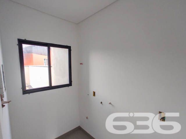 SOBRADO COM SUÍTE + 2 DORMITÓRIOS EM UBATUBA
Apresentamos a você um sobrado novo com 96,17m² de área construída, localizado no charmoso bairro de Ubatuba em São Francisco do Sul. Este imóvel é a definição perfeita de conforto e modernidade, oferecendo uma garagem descoberta, dois dormitórios, suíte, dois banheiros, jardim e muito mais!
DETALHES QUE FAZEM A DIFERENÇA:
O sobrado conta com dois dormitórios aconchegantes, além de uma suíte para garantir sua privacidade e conforto. A sala de estar e jantar é o espaço ideal para momentos em família, enquanto o jardim oferece um refúgio natural. Para os amantes de churrasco, a churrasqueira é um verdadeiro convite para momentos de lazer.
VIVA A EXPERIÊNCIA DE UBATUBA:
Localizado em Ubatuba, São Francisco do Sul, o imóvel está em uma região que oferece uma excelente infraestrutura. Desfrute da proximidade com praias deslumbrantes e viva a autêntica experiência do litoral catarinense.
ESCOLHA A 636 NEGÓCIOS IMOBILIÁRIOS:
Com mais de 30 anos de experiência, a 636 Negócios Imobiliários é sinônimo de confiança e excelência no mercado imobiliário. Entre em contato conosco para mais informações e descubra o valor de contar com uma equipe altamente qualificada.
Telefone: (47) 3448-3636
WhatsApp: (47) 99190-0636