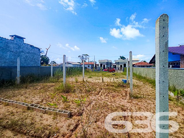 ???? Oportunidade Única na Maravilhosa Praia do Ervino, São Francisco do Sul - SC! ????
Seu pedacinho de paraíso espera por você a apenas 800 metros da deslumbrante Praia do Ervino. ???? Este terreno exclusivo de 364 m², completamente murado, oferece a oportunidade de construir o refúgio dos seus sonhos em uma das praias mais encantadoras de Santa Catarina.
???? Próximo ao Mar: A apenas 800 metros da Praia do Ervino, este terreno oferece a conveniência de estar próximo à areia e ao mar, permitindo que você aproveite a beleza natural sempre que desejar.
Localização Privilegiada:
Este terreno representa uma rara oportunidade de investimento na paradisíaca São Francisco do Sul. Desfrute da qualidade de vida à beira-mar, com fácil acesso a comodidades locais e atrações turísticas.
Não deixe essa chance escapar!
Contate-nos agora mesmo para mais informações ou agendar uma visita ao local. Faça parte deste cenário deslumbrante, construindo sua casa no coração da Praia do Ervino. ???? Seu futuro à beira-mar começa aqui! ????????
Com mais de 30 anos de experiência, a 636 Negócios Imobiliários é sua aliada na busca pelo imóvel ideal. Entre em contato pelo telefone (47) 3448-3636 ou WhatsApp (47) 99190-0636 e dê o primeiro passo para a vida na praia que você sempre sonhou.