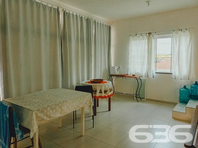 BAIRRO BUCAREIN: SOBRADO AMPLO COM SUÍTE + DORMITÓRIO - ESTUDA PERMUTA

Descubra o luxo de viver com espaço e conforto no Bairro Bucarein! Este sobrado, com 300m² de área construída averbada em um terreno de 354m², é a definição de moradia com bem-estar.

O imóvel se destaca por sua composição sofisticada: inclui garagem coberta e descoberta, garantindo espaço para todos os seus veículos. A residência conta com dormitórios aconchegantes, incluindo uma suíte, e 4 banheiros, assegurando conforto para toda a família.

A sala de estar é ampla, perfeita para momentos de relaxamento e convívio. A cozinha, integrada à sala e copa, é moderna e equipada, ideal para quem ama cozinhar. Além disso, o sobrado possui home office, duas sacadas, despensa e um quintal britado na frente, oferecendo um ambiente externo agradável e prático.

Localizado no bairro Bucarein, o imóvel está próximo a vias de acesso, shopping centers, transporte público, escolas e hospitais, proporcionando uma vida urbana conveniente e confortável.

A 636 Negócios Imobiliários, com mais de 30 anos de experiência no mercado imobiliário, tem o orgulho de apresentar esta propriedade excepcional. Para mais informações e para agendar uma visita, entre em contato conosco pelo telefone (47) 3451-0636 ou WhatsApp (47) 99190-0636.

Descubra o prazer de viver em um espaço que combina conforto e localização privilegiada.