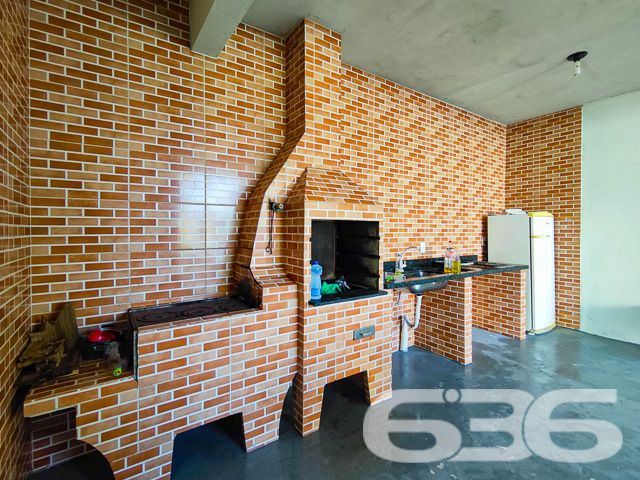 CASA COM 6 DORMITÓRIOS NA PRAIA DA ENSEADA - ESTUDA PERMUTA
Descubra esta encantadora casa térrea de 90m² no bairro Enseada, em São Francisco do Sul, situada em um terreno de 252m². Com uma localização privilegiada próxima à praia, esta residência é a escolha perfeita para quem sonha com um lar sereno e acolhedor ao lado do mar.
Este imóvel oferece uma combinação ideal de espaço e conforto, com 3 garagens descobertas e uma coberta, garantindo facilidade para estacionar seus veículos. Com 6 dormitórios e 2 banheiros, a casa acomoda confortavelmente uma família grande ou visitantes.
A sala de estar é acolhedora, perfeita para momentos relaxantes, enquanto a cozinha conjugada com a copa é prática e convidativa. A área de serviço é funcional, e o imóvel conta com móveis embutidos e condicionadores de ar, oferecendo comodidade e conforto.
A área externa é um verdadeiro destaque, com um jardim encantador, edícula, e uma área de festas com churrasqueira e forno a lenha, ideal para entretenimento e lazer. O imóvel é murado, oferecendo segurança e privacidade.
Localizada na Enseada, esta casa está próxima a vias de acesso, transporte público, escolas, hospitais e serviços essenciais, tornando-a uma opção conveniente e desejável para moradia.
A proximidade com a praia oferece uma experiência única de vida litorânea, ideal para quem busca qualidade de vida ou um investimento rentável.
A 636 Negócios Imobiliários, com mais de 30 anos de experiência, está pronta para ajudá-lo a encontrar a casa dos seus sonhos. Nossa equipe de especialistas está à disposição para oferecer o melhor atendimento. Entre em contato conosco pelo telefone: (47) 3448-3636 ou WhatsApp: (47) 99190-0636.
Este e outros milhares de imóveis no site: i636.com.br