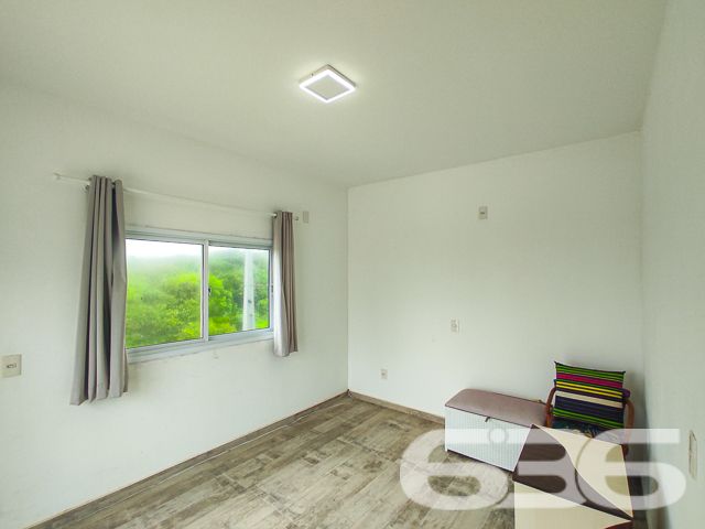 LINDO SOBRADO COM 3 DORMITÓRIOS NO ERVINO, SÃO FRANCISCO DO SUL!

Descubra este lindo sobrado de 199,32m² no bairro Ervino, em São Francisco do Sul, situado em um terreno de 300m². Com 3 dormitórios, 3 banheiros e uma vista deslumbrante para o mar, este imóvel praticamente novo é perfeito para quem busca conforto e beleza.

O sobrado oferece 2 garagens cobertas, garantindo espaço e segurança para seus veículos. A sala de estar e jantar são integradas, criando um ambiente acolhedor e elegante. A cozinha, conjugada com a copa, é moderna e funcional.

A área de serviço é bem planejada, otimizando as tarefas diárias. Além disso, o imóvel conta com 3 sacadas, proporcionando uma vista encantadora do mar. A área de festa com churrasqueira é perfeita para desfrutar de momentos de lazer e celebrações.

Localizado no bairro Ervino, esta propriedade está próxima a vias de acesso, transporte público, escolas e serviços essenciais, garantindo uma vida prática e confortável. A proximidade com o mar oferece uma experiência única de viver no litoral catarinense, combinando a serenidade da natureza com a conveniência urbana.

A 636 Negócios Imobiliários, com mais de 30 anos de experiência, está pronta para ajudá-lo a realizar o sonho da casa com vista para o mar. Nossa equipe de especialistas está à disposição para oferecer o melhor atendimento. Entre em contato conosco pelo telefone: (47) 3448-3636 ou WhatsApp: (47) 99190-0636.

Este e outros milhares de imóveis no site: i636.com.br