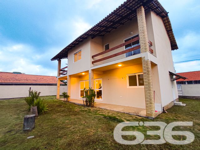 

LOCALIZAÇÃO PRIVILEGIADA E CONECTIVIDADE:
Situado a apenas 500 metros da praia, no bairro Ubatuba, este imóvel garante acesso fácil às principais vias, transporte público e serviços essenciais, além de conexão com a internet, atendendo às necessidades de modernidade e praticidade.

OPORTUNIDADE ÚNICA COM FLEXIBILIDADE DE NEGOCIAÇÃO:
O proprietário está aberto a analisar imóvel de menor valor e veículo como parte do pagamento, oferecendo uma excelente oportunidade para quem deseja investir ou morar próximo ao mar.

A 636 NEGÓCIOS IMOBILIÁRIOS ESTÁ AQUI PARA REALIZAR SEU SONHO:
Com mais de 30 anos de experiência, a 636 Negócios Imobiliários é sua parceira ideal para encontrar a casa dos seus sonhos. Entre em contato e descubra como podemos ajudá-lo a fazer deste sobrado seu novo lar.

Telefone: (47) 3451-0636
WhatsApp: (47) 99190-0636
Este e outros milhares de imóveis no site: i636.com.br