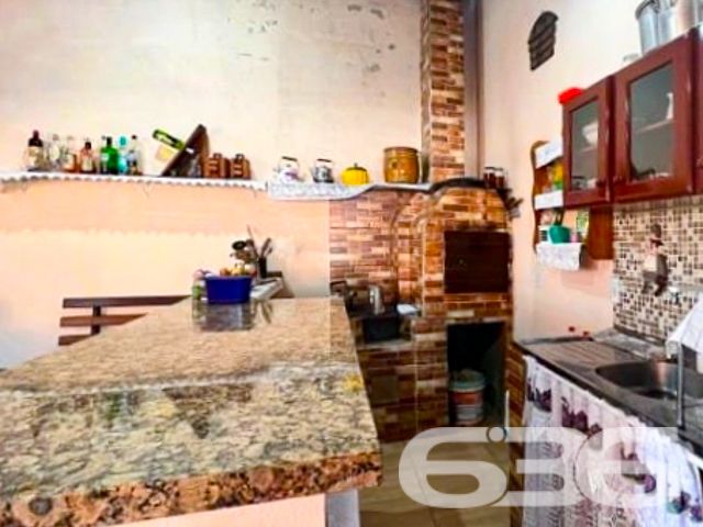 Descubra a serenidade de viver em São Francisco do Sul, onde a arquitetura aconchegante encontra a funcionalidade moderna. Orgulhosamente apresentada pela 636 Negócios Imobiliários, esta encantadora residência térrea promete ser o lar dos seus sonhos.
Erigida em 2019 e cuidadosamente mantida, a propriedade exibe uma área construída de 143m², assentada num terreno de geometria regular com 276m², ostentando uma topografia plana, ideal para viver momentos de tranquilidade e privacidade.
A casa se abre para um acolhedor jardim, conduzindo a um interior marcado por acabamentos em madeira que evocam conforto e calor. A disposição de cinco dormitórios oferece espaços íntimos e relaxantes, perfeitos após um longo dia. Duas casas de banho modernas refletem funcionalidade e estilo, com azulejos cuidadosamente selecionados para criar um santuário privado de bem-estar.
O coração da casa é a espaçosa sala de estar e jantar, convidando a momentos de convívio familiar e entretenimento, enquanto a copa e cozinha conjugadas são um convite à arte culinária em um ambiente de camaradagem. A área de festas, adornada com churrasqueira e forno a lenha, é o cenário ideal para celebrar a vida com amigos e familiares.
Quatro vagas de garagem, sendo duas cobertas e duas descobertas, oferecem comodidade e segurança para seus veículos. A propriedade também conta com área de serviço prática, otimizando o cotidiano doméstico.
Localizada no bairro Ubatuba, a residência garante fácil acesso às principais vias, bem como a serviços públicos essenciais, sem sacrificar a paz do ambiente residencial. A estrutura do imóvel é complementada pela conectividade com a internet, essencial na era digital.
Permita-se experimentar o melhor de São Francisco do Sul, uma oferta exclusiva da 636 Negócios Imobiliários, onde cada detalhe foi pensado para refletir a excelência e o conforto que você merece. Visite e sinta-se inspirado a chamar este lugar de lar.
636 NEGÓCIOS IMOBILIÁRIOS: A SUA MELHOR ESCOLHA
Com mais de 30 anos de experiência, a 636 Negócios Imobiliários é sua parceira ideal para encontrar o imóvel perfeito. Estamos prontos para ajudá-lo a fazer deste imóvel o seu novo lar.
Telefone: (47) 3451-0636
WhatsApp: (47) 99190-0636
Não perca esta oportunidade única. Visite nosso site para mais informações: i636.com.br