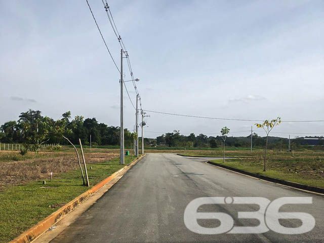 Oportunidade Única de Investimento ou Construção em Santa Catarina!
Procurando o lugar perfeito para construir a casa dos seus sonhos ou investir em um projeto promissor? Apresentamos este magnífico terreno localizado no bairro planejado de Itinga, em Araquari - SC. Com infraestrutura completa e em uma localização privilegiada, este terreno oferece tudo o que você precisa para um excelente investimento ou para começar a construir imediatamente.
Detalhes do Terreno:
Área Total: 295,79 m²
Localização: Face Leste, em esquina, oferecendo maior privacidade e aproveitamento de espaço.
Infraestrutura: Rua totalmente pavimentada, garantindo fácil acesso e mobilidade.
Este terreno está situado em um bairro planejado, que conta com um sistema completo de segurança, incluindo monitoramento por câmeras e equipe de segurança, além de um projeto paisagístico que valoriza a área e proporciona um ambiente mais agradável e tranquilo para seus moradores. A localização é estratégica, com acesso rápido às principais vias da cidade e a poucos minutos do centro de Araquari, combinando conveniência e tranquilidade.
Por que escolher este terreno?
Potencial de Valorização: Araquari está em pleno desenvolvimento, atraindo investimentos e novos moradores, o que garante uma excelente valorização imobiliária.
Qualidade de Vida: Viver em um bairro planejado com amplas áreas verdes e segurança é um privilégio que transformará seu dia a dia.
A 636 Negócios Imobiliários é reconhecida por sua excelência e compromisso com a satisfação do cliente. Nossa equipe está pronta para auxiliar você em cada passo, garantindo uma transação segura e eficiente.
Realize seu sonho ou invista com segurança. Este terreno é uma tela em branco esperando por sua visão. Venha conhecer e se encantar! Para mais informações, visite nossa loja ou entre em contato conosco através dos nossos canais de atendimento.
636 NEGÓCIOS IMOBILIÁRIOS: A SUA MELHOR ESCOLHA
Com mais de 30 anos de experiência, a 636 Negócios Imobiliários é sua parceira ideal para encontrar o imóvel perfeito. Estamos prontos para ajudá-lo a fazer deste imóvel o seu novo lar.
Telefone: (47) 3451-0636
WhatsApp: (47) 99190-0636
Não perca esta oportunidade única. Visite nosso site para mais informações: i636.com.br