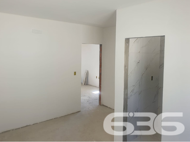 Descubra a sofisticação e o conforto de viver em uma residência que redefine os padrões de elegância e funcionalidade. Situada no coração de Joinville, no bairro Costa e Silva, esta propriedade exclusiva oferece uma experiência residencial sem igual.
Composição: 3 suítes amplas, 4 banheiros completos, sala de estar e jantar integradas, cozinha espaçosa, área de serviço.
Comodidades Extras: Piscina privativa, churrasqueira, sacada, despensa e área de festa com churrasqueira adicional.
Características de Destaque:
Garagem: Espaço para 4 veículos.
Segurança e Conveniência: Portão eletrônico, interfone, propriedade totalmente murada ou cercada.
Localização: Estrategicamente posicionado no bairro Costa e Silva, com ruas pavimentadas e fácil acesso às principais vias. A proximidade com shopping centers, transporte público, escolas, hospitais e serviços públicos essenciais adiciona um valor inestimável.
Cada espaço deste sobrado foi meticulosamente planejado para oferecer conforto e estilo. As amplas janelas e sacadas garantem uma iluminação natural abundante e vistas deslumbrantes do entorno. A orientação Norte do imóvel permite que você desfrute de um clima ideal em todas as estações.
Este imóvel não apenas atende às suas necessidades práticas com sua localização estratégica e comodidades de ponta, mas também serve como um refúgio sereno que você pode chamar de lar. Com uma área de festa integrada e churrasqueira, é perfeito para receber amigos e familiares em um ambiente aconchegante e privativo.
Na 636 Negócios Imobiliários, temos o prazer de apresentar propriedades que não apenas prometem um lar, mas um estilo de vida. Com mais de 30 anos de experiência no mercado, nossa dedicação à excelência e perfeição técnico-jurídica nos torna o parceiro ideal em sua jornada para encontrar o imóvel perfeito.
Convidamos você a experimentar o ápice do conforto e do luxo. Agende sua visita e venha descobrir por que este sobrado em Joinville é a realização dos seus sonhos de moradia.
636 NEGÓCIOS IMOBILIÁRIOS: A SUA MELHOR ESCOLHA
Com mais de 30 anos de experiência, a 636 Negócios Imobiliários é sua parceira ideal para encontrar o imóvel perfeito. Estamos prontos para ajudá-lo a fazer deste imóvel o seu novo lar.
Telefone: (47) 3451-0636
WhatsApp: (47) 99190-0636
Não perca esta oportunidade única. Visite nosso site para mais informações: i636.com.br