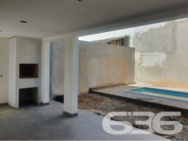 Descubra a sofisticação e o conforto de viver em uma residência que redefine os padrões de elegância e funcionalidade. Situada no coração de Joinville, no bairro Costa e Silva, esta propriedade exclusiva oferece uma experiência residencial sem igual.
Composição: 3 suítes amplas, 4 banheiros completos, sala de estar e jantar integradas, cozinha espaçosa, área de serviço.
Comodidades Extras: Piscina privativa, churrasqueira, sacada, despensa e área de festa com churrasqueira adicional.
Características de Destaque:
Garagem: Espaço para 4 veículos.
Segurança e Conveniência: Portão eletrônico, interfone, propriedade totalmente murada ou cercada.
Localização: Estrategicamente posicionado no bairro Costa e Silva, com ruas pavimentadas e fácil acesso às principais vias. A proximidade com shopping centers, transporte público, escolas, hospitais e serviços públicos essenciais adiciona um valor inestimável.
Cada espaço deste sobrado foi meticulosamente planejado para oferecer conforto e estilo. As amplas janelas e sacadas garantem uma iluminação natural abundante e vistas deslumbrantes do entorno. A orientação Norte do imóvel permite que você desfrute de um clima ideal em todas as estações.
Este imóvel não apenas atende às suas necessidades práticas com sua localização estratégica e comodidades de ponta, mas também serve como um refúgio sereno que você pode chamar de lar. Com uma área de festa integrada e churrasqueira, é perfeito para receber amigos e familiares em um ambiente aconchegante e privativo.
Na 636 Negócios Imobiliários, temos o prazer de apresentar propriedades que não apenas prometem um lar, mas um estilo de vida. Com mais de 30 anos de experiência no mercado, nossa dedicação à excelência e perfeição técnico-jurídica nos torna o parceiro ideal em sua jornada para encontrar o imóvel perfeito.
Convidamos você a experimentar o ápice do conforto e do luxo. Agende sua visita e venha descobrir por que este sobrado em Joinville é a realização dos seus sonhos de moradia.
636 NEGÓCIOS IMOBILIÁRIOS: A SUA MELHOR ESCOLHA
Com mais de 30 anos de experiência, a 636 Negócios Imobiliários é sua parceira ideal para encontrar o imóvel perfeito. Estamos prontos para ajudá-lo a fazer deste imóvel o seu novo lar.
Telefone: (47) 3451-0636
WhatsApp: (47) 99190-0636
Não perca esta oportunidade única. Visite nosso site para mais informações: i636.com.br