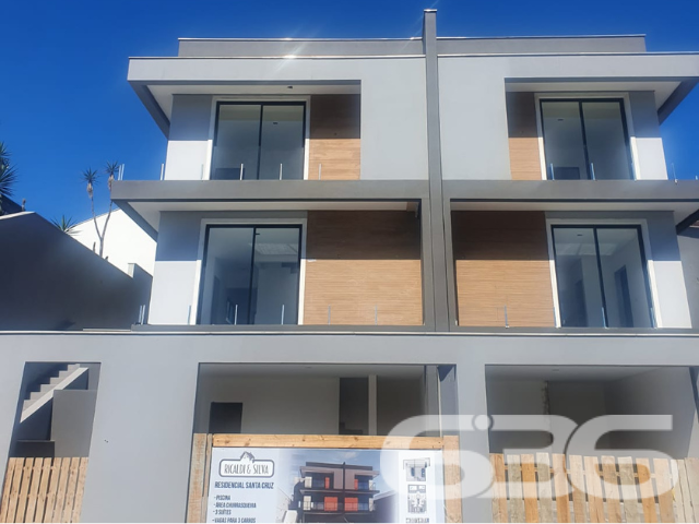 Descubra a sofisticação e o conforto de viver em uma residência que redefine os padrões de elegância e funcionalidade. Situada no coração de Joinville, no bairro Costa e Silva, esta propriedade exclusiva oferece uma experiência residencial sem igual.
Composição: 3 suítes amplas, 4 banheiros completos, sala de estar e jantar integradas, cozinha espaçosa, área de serviço.
Comodidades Extras: Piscina privativa, churrasqueira, sacada, despensa e área de festa com churrasqueira adicional.
Características de Destaque:
Garagem: Espaço para 4 veículos.
Segurança e Conveniência: Portão eletrônico, interfone, propriedade totalmente murada ou cercada.
Localização: Estrategicamente posicionado no bairro Costa e Silva, com ruas pavimentadas e fácil acesso às principais vias. A proximidade com shopping centers, transporte público, escolas, hospitais e serviços públicos essenciais adiciona um valor inestimável.
Cada espaço deste sobrado foi meticulosamente planejado para oferecer conforto e estilo. As amplas janelas e sacadas garantem uma iluminação natural abundante e vistas deslumbrantes do entorno. A orientação Norte do imóvel permite que você desfrute de um clima ideal em todas as estações.
Este imóvel não apenas atende às suas necessidades práticas com sua localização estratégica e comodidades de ponta, mas também serve como um refúgio sereno que você pode chamar de lar. Com uma área de festa integrada e churrasqueira, é perfeito para receber amigos e familiares em um ambiente aconchegante e privativo.
Na 636 Negócios Imobiliários, temos o prazer de apresentar propriedades que não apenas prometem um lar, mas um estilo de vida. Com mais de 30 anos de experiência no mercado, nossa dedicação à excelência e perfeição técnico-jurídica nos torna o parceiro ideal em sua jornada para encontrar o imóvel perfeito.
Convidamos você a experimentar o ápice do conforto e do luxo. Agende sua visita e venha descobrir por que este sobrado em Joinville é a realização dos seus sonhos de moradia.
636 NEGÓCIOS IMOBILIÁRIOS: A SUA MELHOR ESCOLHA
Com mais de 30 anos de experiência, a 636 Negócios Imobiliários é sua parceira ideal para encontrar o imóvel perfeito. Estamos prontos para ajudá-lo a fazer deste imóvel o seu novo lar.
Telefone: (47) 3451-0636
WhatsApp: (47) 99190-0636
Não perca esta oportunidade única. Visite nosso site para mais informações: i636.com.br
