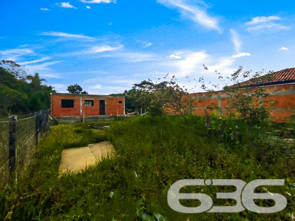 Descubra o Potencial de Viver Bem em São Francisco do Sul
Na encantadora cidade de São Francisco do Sul, SC, apresentamos uma oportunidade exclusiva para você que sonha com a perfeita harmonia entre tranquilidade e desenvolvimento: um magnífico terreno de 360 m² no promissor bairro Ervino.
Proximidade do Mar: A brisa marinha e o acesso fácil à praia são perfeitos para quem ama o oceano ou deseja desfrutar de momentos de lazer com a família e amigos.
Potencial de Valorização: São Francisco do Sul é conhecida por sua beleza natural e tranquilidade, atraindo cada vez mais interesse para residências de veraneio e investimentos imobiliários.
Localização Estratégica: Apesar de sua tranquilidade, Ervino está em constante desenvolvimento, com fácil acesso às principais vias e serviços locais.
Este terreno não apenas oferece um espaço para construção mas também a promessa de um estilo de vida tranquilo e integrado à natureza. Ideal para quem busca um refúgio da agitação da cidade ou um investimento seguro e rentável.
Não perca essa oportunidade única. Imagine as possibilidades, realize seu sonho de ter uma propriedade perto do mar. Entre em contato com a 636 Negócios Imobiliários hoje mesmo e saiba mais sobre como tornar este terreno seu!
636 NEGÓCIOS IMOBILIÁRIOS: A SUA MELHOR ESCOLHA
Com mais de 30 anos de experiência, a 636 Negócios Imobiliários é sua parceira ideal para encontrar o imóvel perfeito. Estamos prontos para ajudá-lo a fazer deste imóvel o seu novo lar.
Telefone: (47) 3451-0636
WhatsApp: (47) 99190-0636
Não perca esta oportunidade única. Visite nosso site para mais informações: i636.com.br