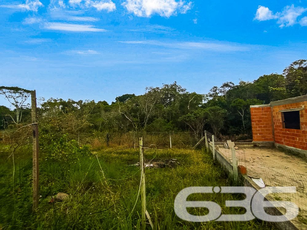 Descubra o Potencial de Viver Bem em São Francisco do Sul
Na encantadora cidade de São Francisco do Sul, SC, apresentamos uma oportunidade exclusiva para você que sonha com a perfeita harmonia entre tranquilidade e desenvolvimento: um magnífico terreno de 360 m² no promissor bairro Ervino.
Proximidade do Mar: A brisa marinha e o acesso fácil à praia são perfeitos para quem ama o oceano ou deseja desfrutar de momentos de lazer com a família e amigos.
Potencial de Valorização: São Francisco do Sul é conhecida por sua beleza natural e tranquilidade, atraindo cada vez mais interesse para residências de veraneio e investimentos imobiliários.
Localização Estratégica: Apesar de sua tranquilidade, Ervino está em constante desenvolvimento, com fácil acesso às principais vias e serviços locais.
Este terreno não apenas oferece um espaço para construção mas também a promessa de um estilo de vida tranquilo e integrado à natureza. Ideal para quem busca um refúgio da agitação da cidade ou um investimento seguro e rentável.
Não perca essa oportunidade única. Imagine as possibilidades, realize seu sonho de ter uma propriedade perto do mar. Entre em contato com a 636 Negócios Imobiliários hoje mesmo e saiba mais sobre como tornar este terreno seu!
636 NEGÓCIOS IMOBILIÁRIOS: A SUA MELHOR ESCOLHA
Com mais de 30 anos de experiência, a 636 Negócios Imobiliários é sua parceira ideal para encontrar o imóvel perfeito. Estamos prontos para ajudá-lo a fazer deste imóvel o seu novo lar.
Telefone: (47) 3451-0636
WhatsApp: (47) 99190-0636
Não perca esta oportunidade única. Visite nosso site para mais informações: i636.com.br