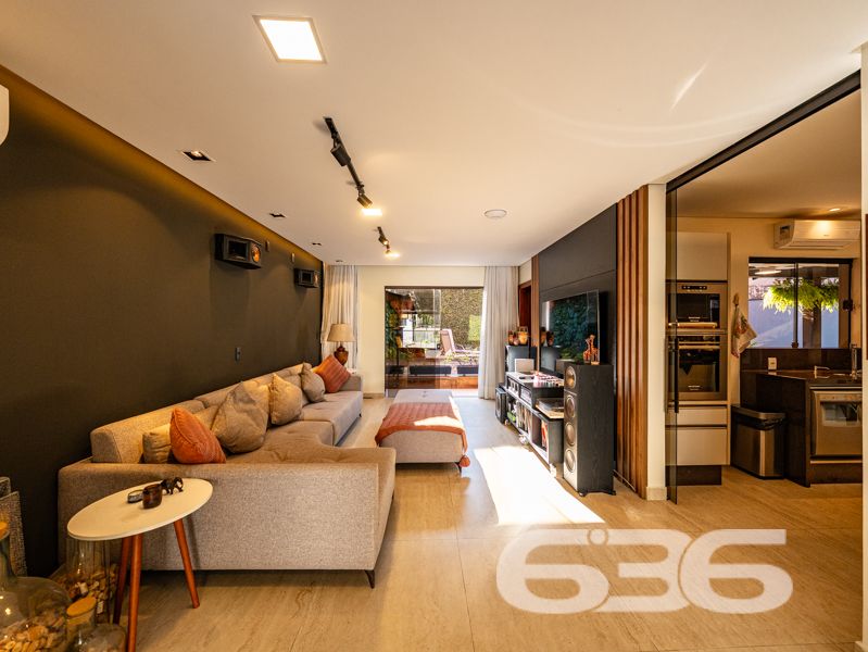 Exclusiva residência alto padrão no Saguaçu – requinte, conforto e sofisticação em cada detalhe!
Para quem valoriza qualidade de vida, espaço e uma arquitetura imponente, esta residência no coração do Saguaçu é a escolha perfeita. Com 336,43m² de área, em terreno plano de 400m², este sobrado oferece uma combinação ideal entre design funcional e ambientes encantadores.
São 2 dormitórios, 1 suíte, 1 suíte master, 1 suíte com closet, banheira de hidromassagem e varanda com rede. A casa conta ainda com home office, sala de jogos, lareira, 2 salas de estar, sala íntima, cozinha com móveis planejados, despensa, 2 lavabos e área de festas.
Além disso, o imóvel oferece segurança e conectividade: sistema de alarme, vigilância eletrônica, portão eletrônico, interfone e internet via fibra. A garagem comporta até 4 veículos, sendo 2 cobertos.
Localização estratégica, próximo a escolas, hospitais, supermercados, transporte público e serviços essenciais.
Este é mais que um imóvel — é um lar completo, onde cada detalhe reflete cuidado, bom gosto e solidez.
Entre em contato agora mesmo com a equipe da 636 Negócios Imobiliários e agende sua visita!
636 NEGÓCIOS IMOBILIÁRIOS: A SUA MELHOR ESCOLHA
Com mais de 30 anos de experiência, a 636 Negócios Imobiliários é sua parceira ideal para encontrar o imóvel perfeito. Estamos prontos para ajudá-lo a fazer deste imóvel o seu novo lar.
Telefone: (47) 3451-0636
WhatsApp: (47) 99190-0636
Não perca esta oportunidade única. Visite nosso site para mais informações: i636.com.br